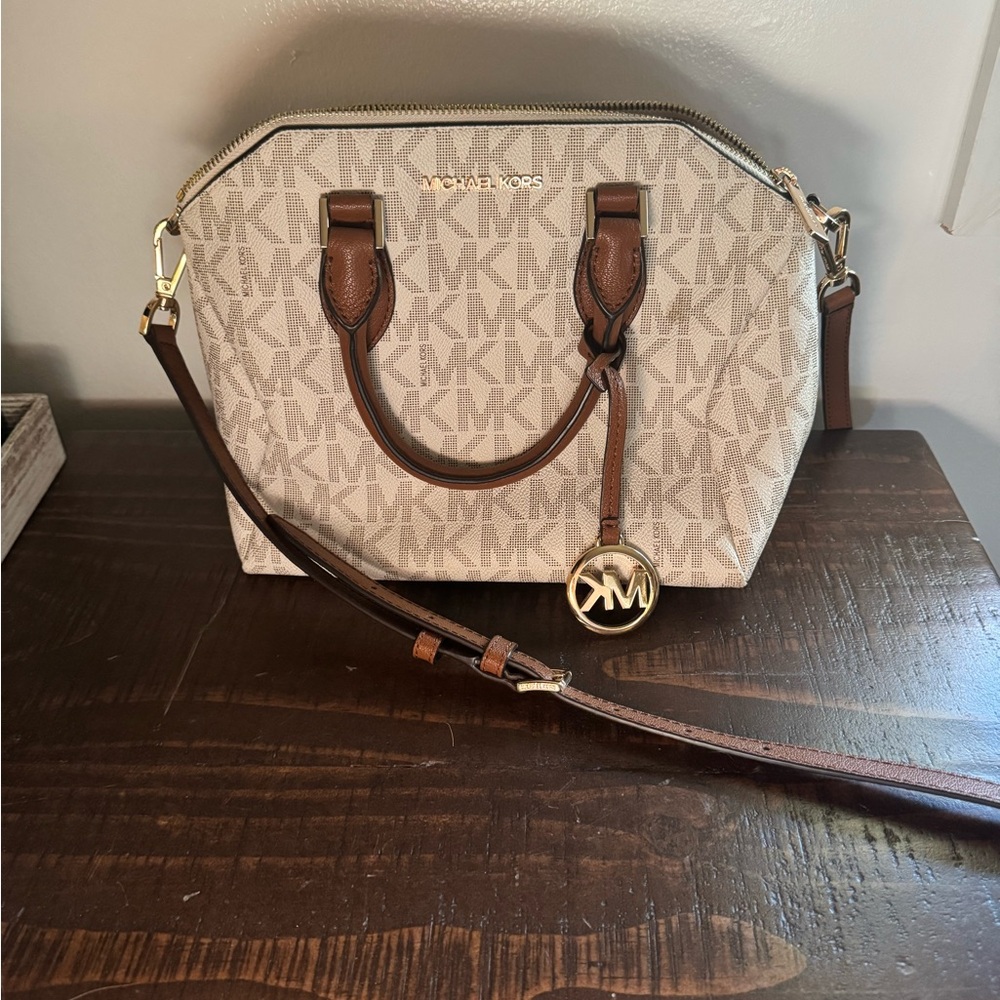 Like new Michael Kors purse